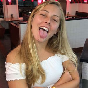 Meet your Posher, Cortney